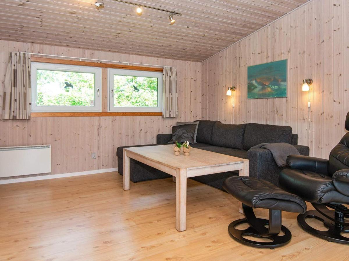 6 Person Holiday Home In Tarm Exterior foto
